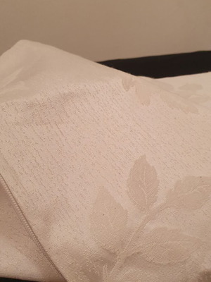 Pillowcase with embossed leaves, cream and white, 52x48 cm