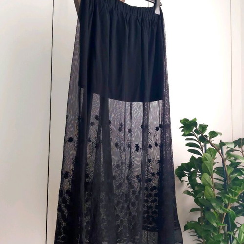 Sisley maxi skirt with tulle and embroidery like new, size small/medium, black