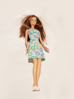 Κούκλα Barbie chic μεταχειρισμένη με άλλα παπούτσια