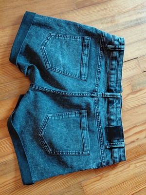 Women's black denim shorts, slightly stretchy
