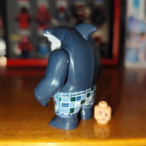King Shark figure like new with opening mouth and detachable head