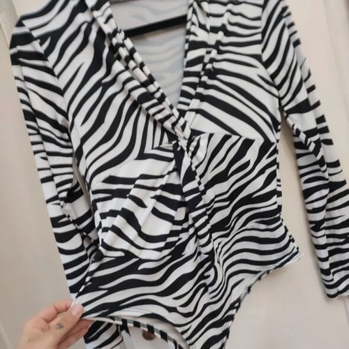 Long-sleeve zebra print bodysuit with V-neck and knot, like new