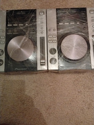 Pioneer CDJ-200 DJ CD/MP3 player with digital effects