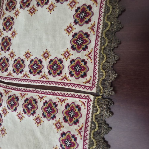 Handmade doilies set of 3 like new