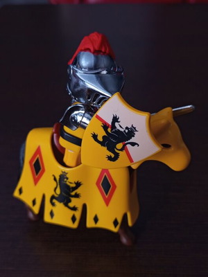 Playmobil ιππότης πάνω σε άλογο
