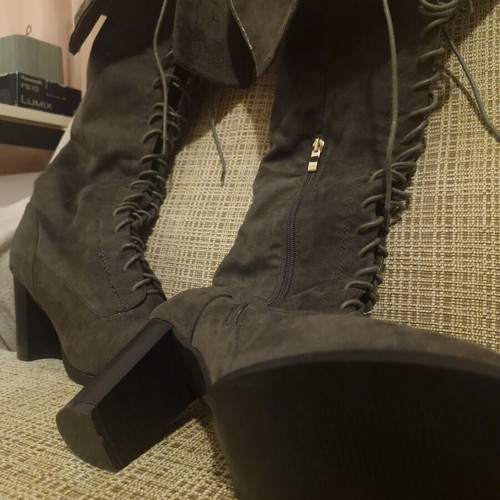 Brown suede boots with laces and heel