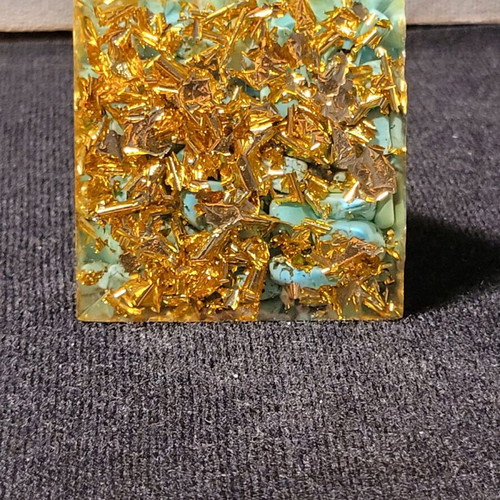 Orgonite Pyramid Turquoise new with quartz resin
