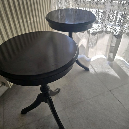 Round living room tables used, set of 2