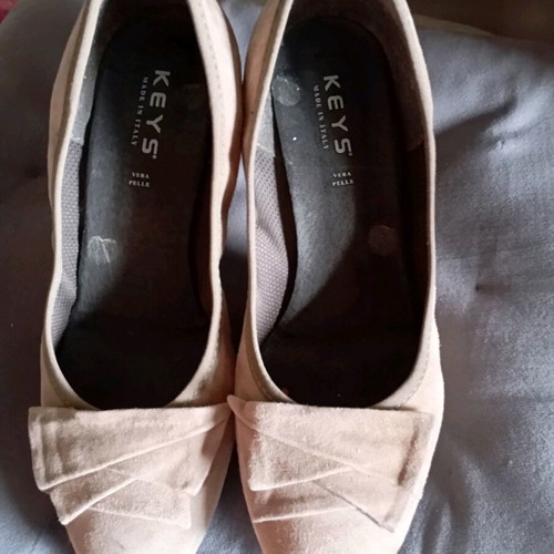 Keys beige leather pumps size 37 used, soft suede, 7 cm heel