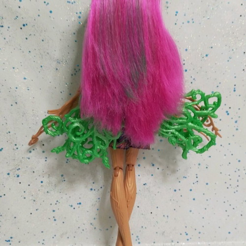 Monster High Teresa Thornwillow doll used, incomplete