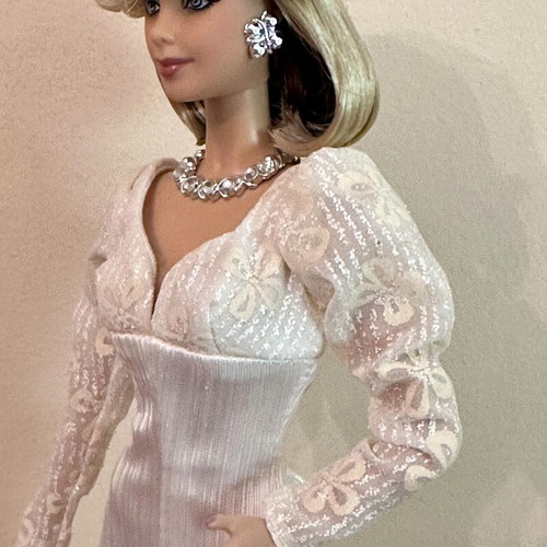 Barbie Collector Dynasty Krystle Doll Mattel 2010 like new