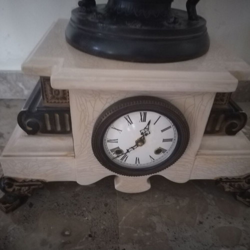 Vintage table clock like new, unique Spanish
