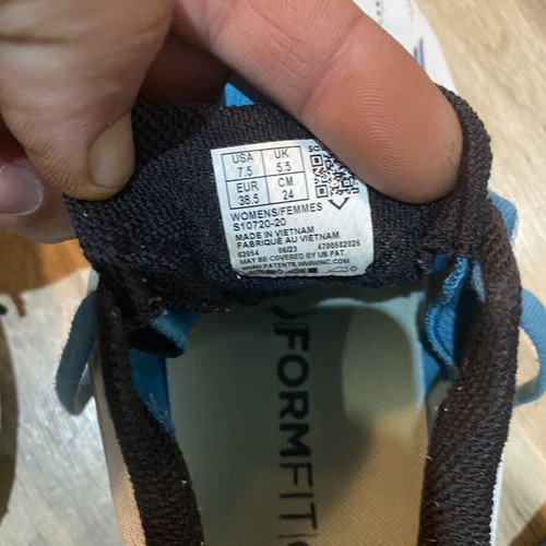Saucony Tempus running shoes like new, size 38.5, white and blue