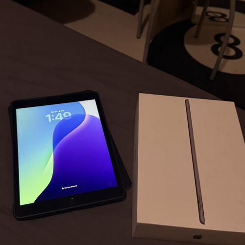 iPad 9th Gen 10.2" 64GB with Apple Earbuds and Case