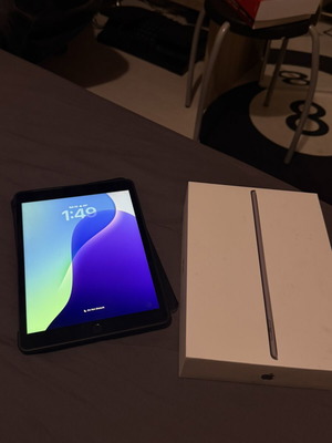 iPad 9th Gen 10.2" 64GB with Apple Earbuds and Case