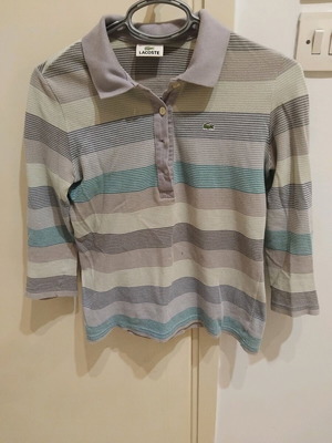 Lacoste polo μπλούζα σαν καινούργιο, πολύχρωμη μέγεθος M