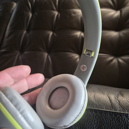 Bluetooth Wireless Headphones P47 like new with FM Radio and MicroSD