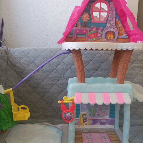Mattel Enchantimals Miniature Ski Chalet toy used