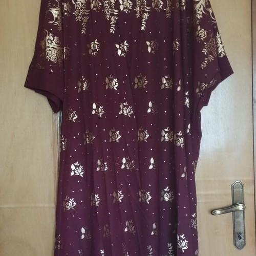 Arabic style kaftan burgundy with gold print, like new, plus size