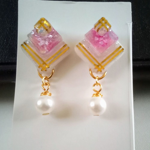 Handmade earrings new, three colors with hanging pearl