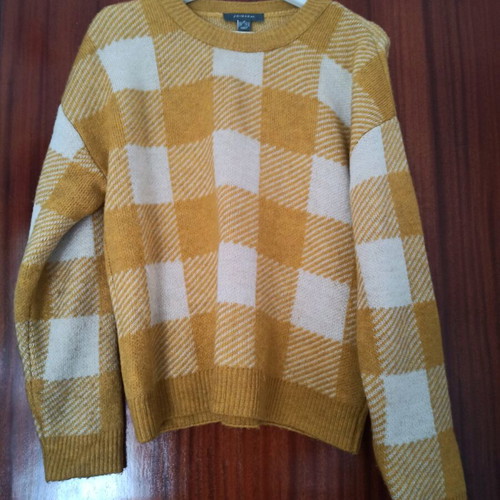 Primark pullover size medium like new, mustard and white