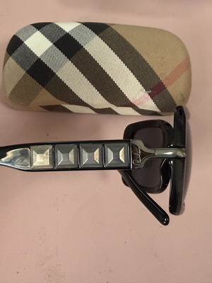 Burberry vintage sunglasses used, black frame with silver details