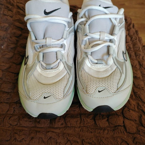 Nike Air sports shoes like new, size 40, white and green