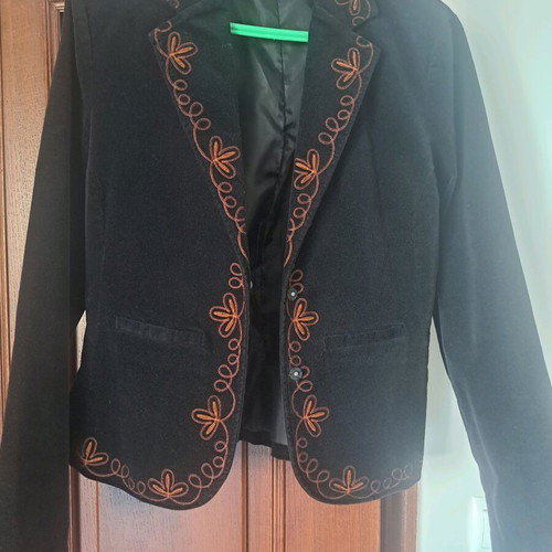 Velvet jacket size Large like new, black