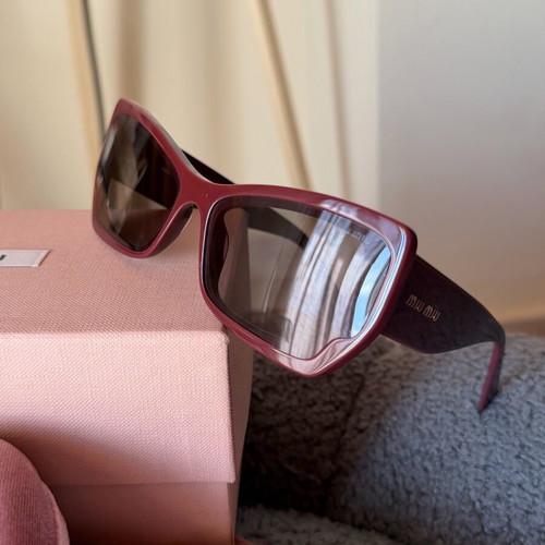 MiuMiu Sunglasses like new, red burgundy
