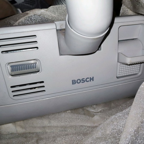 Bosch vacuum cleaner 1100Watt like new