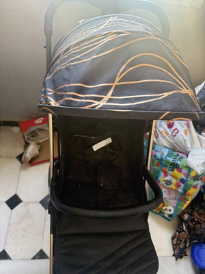 Stroller, Lorelli relax and VTEC baby monitor used with free feeding seat
