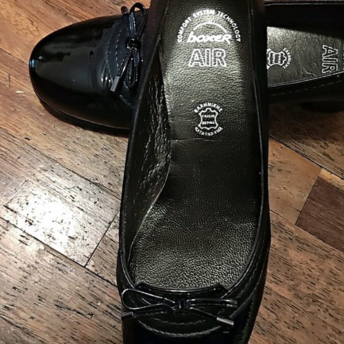 Boxer leather pumps with patent details, 4.5 cm heel, size 39 like new