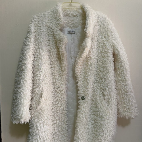 Teddy Coat white boucle oversized, like new with minor button defect