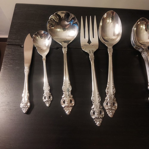 Vintage Apulum Porcelain Dining Set 87 pcs and Oneida Cutlery 69 pcs like new