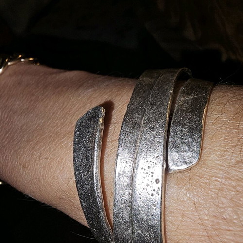 Bracelet new silver metal that does not tarnish