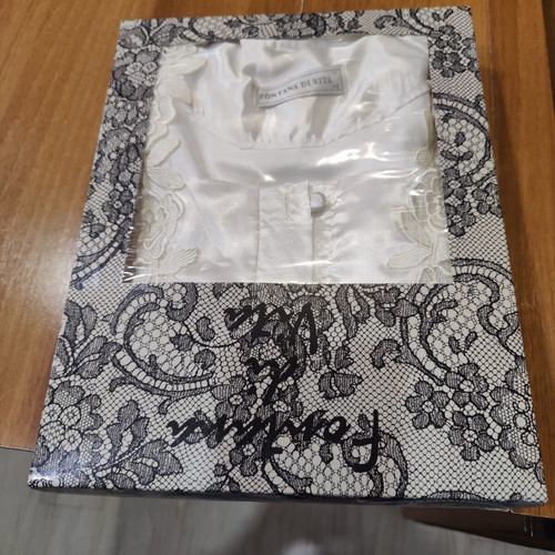 Satin nightgown and robe set with lace, new, medium size