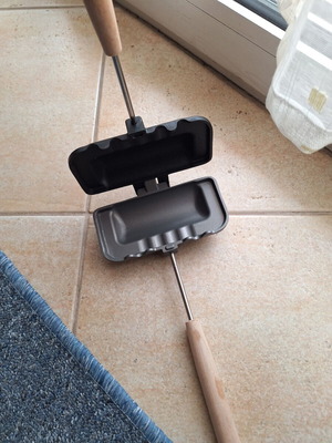 Camping sandwich maker like new with non-stick surface