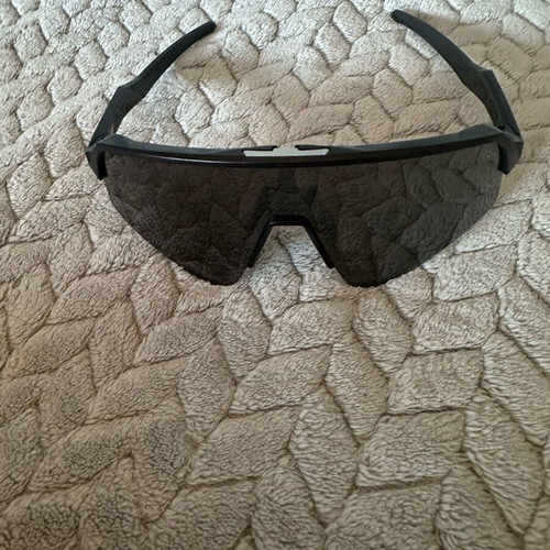 Oakley sunglasses like new, black