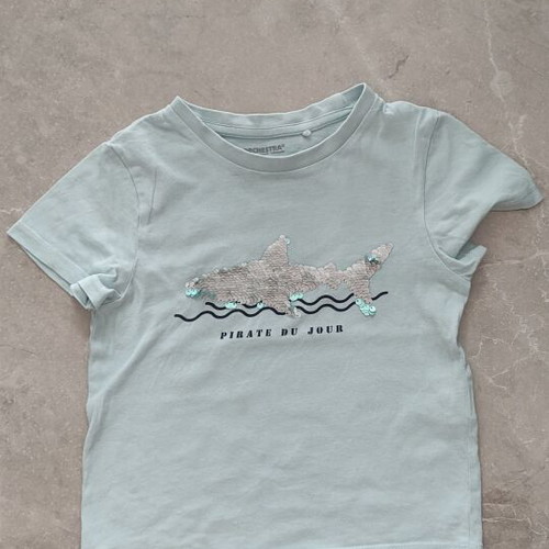 Orchestra T-shirt with color-changing sequins, size 104 cm, like new