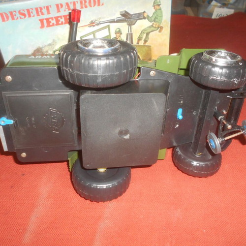 Lyra Army Desert Patrol Jeep battery-powered vintage toy 1970