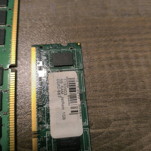 Ram DDR2 pack of 10, like new, mixed new and used