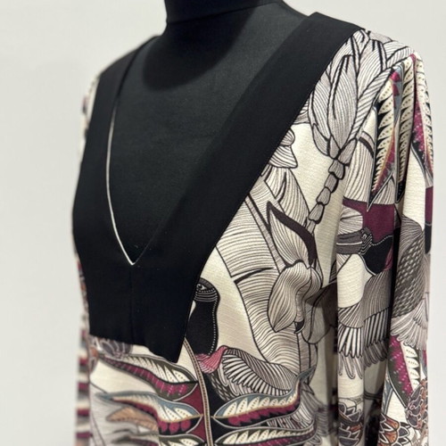 Manolo dress with neckline like new, black and white, size S