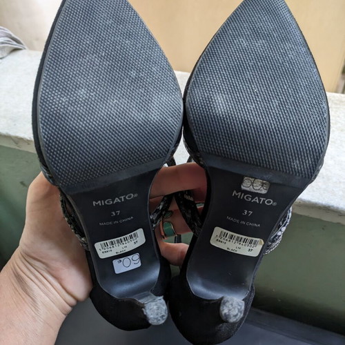 Migato black pumps with 11 cm heel