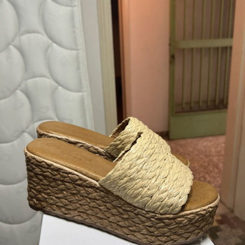 Platform sandals like new, beige and brown, very comfortable