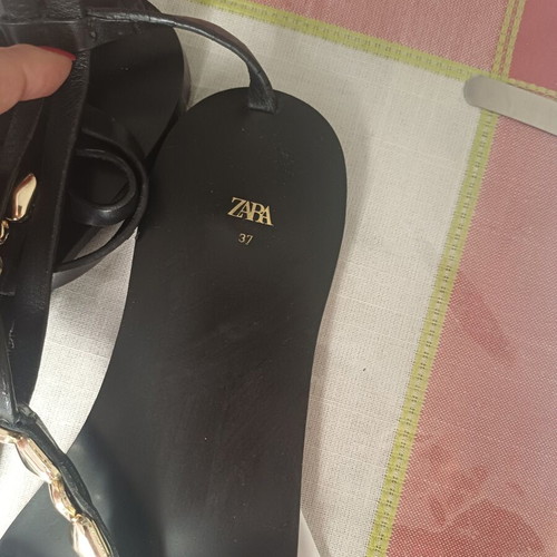 Zara leather sandals size 37, black