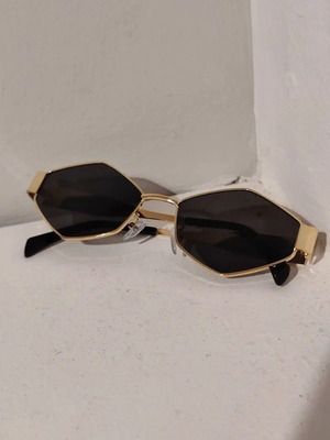 Cian Gold sunglasses like new, gold metal frame with black lenses