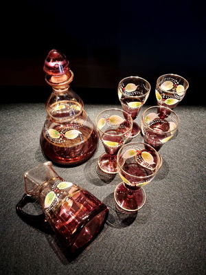 Vintage Murano Liquor Set 7 pcs like new, handmade amethyst with gold