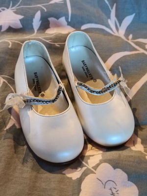 Baby Walker baptism shoes size 21 like new