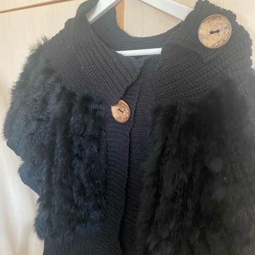 Cardigan with faux fur like new, black short with wooden buttons