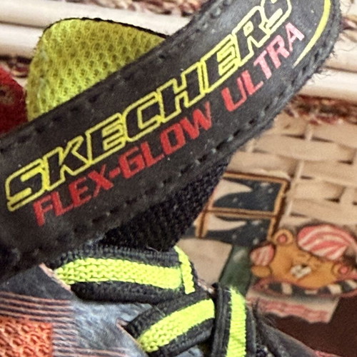 Skechers light-up sneakers size 25, multicolor